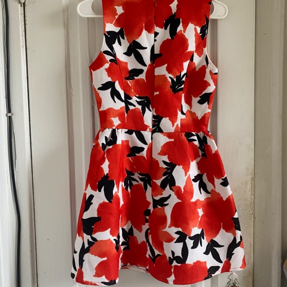 Floral Sleeveless Sundress - Picture 3 of 3